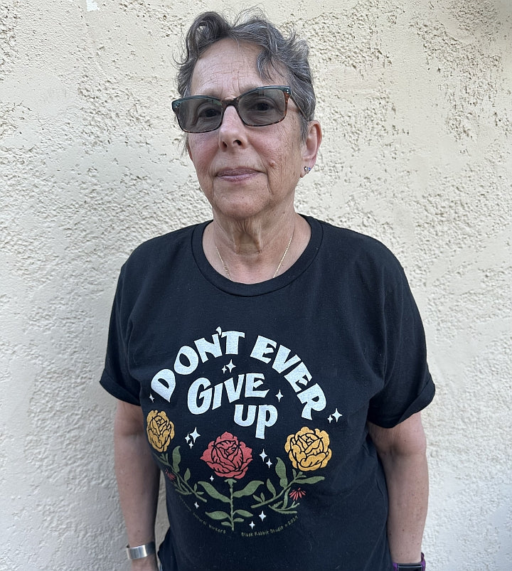 T-Shirt - Don't Ever Give Up - Unisex - Organic Cotton