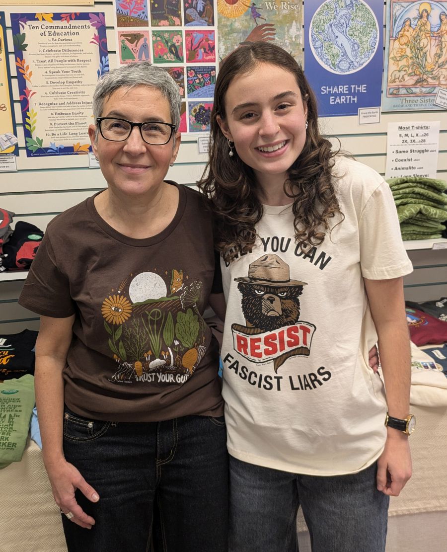 T-shirt - Resist Fascist Liars - Fitted Organic Cotton