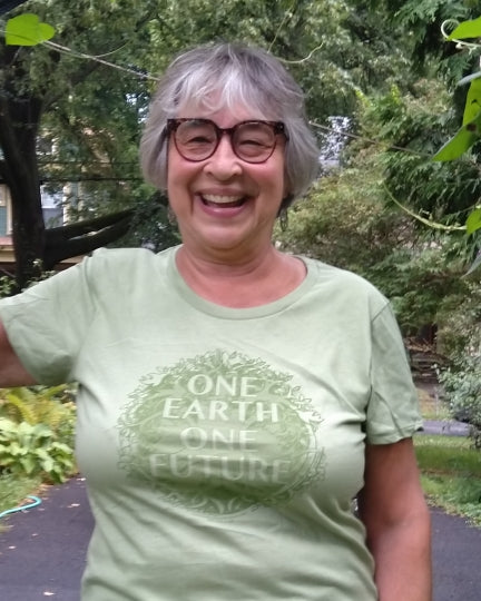 T-Shirt - One Earth - One Future - Fitted Cotton